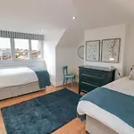 6 Clarence Place