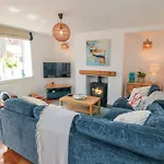 6 Clarence Place *
