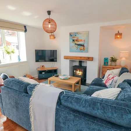6 Clarence Place *