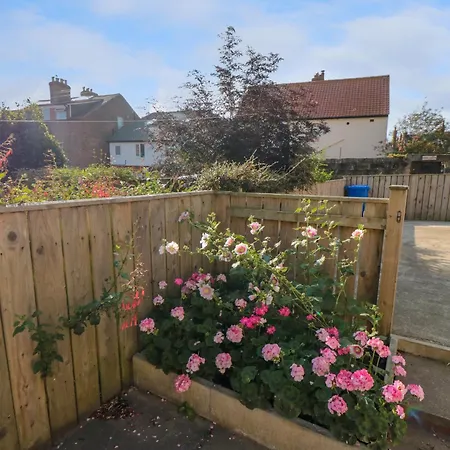 6 Clarence Place Ferienhaus